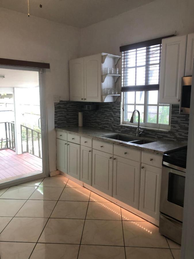 Private In The Heart Of Calle Ocho Séjour chez l'habitant