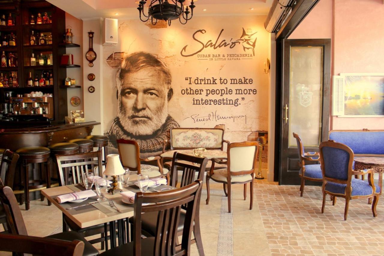 Private In The Heart Of Calle Ocho Séjour chez l'habitant